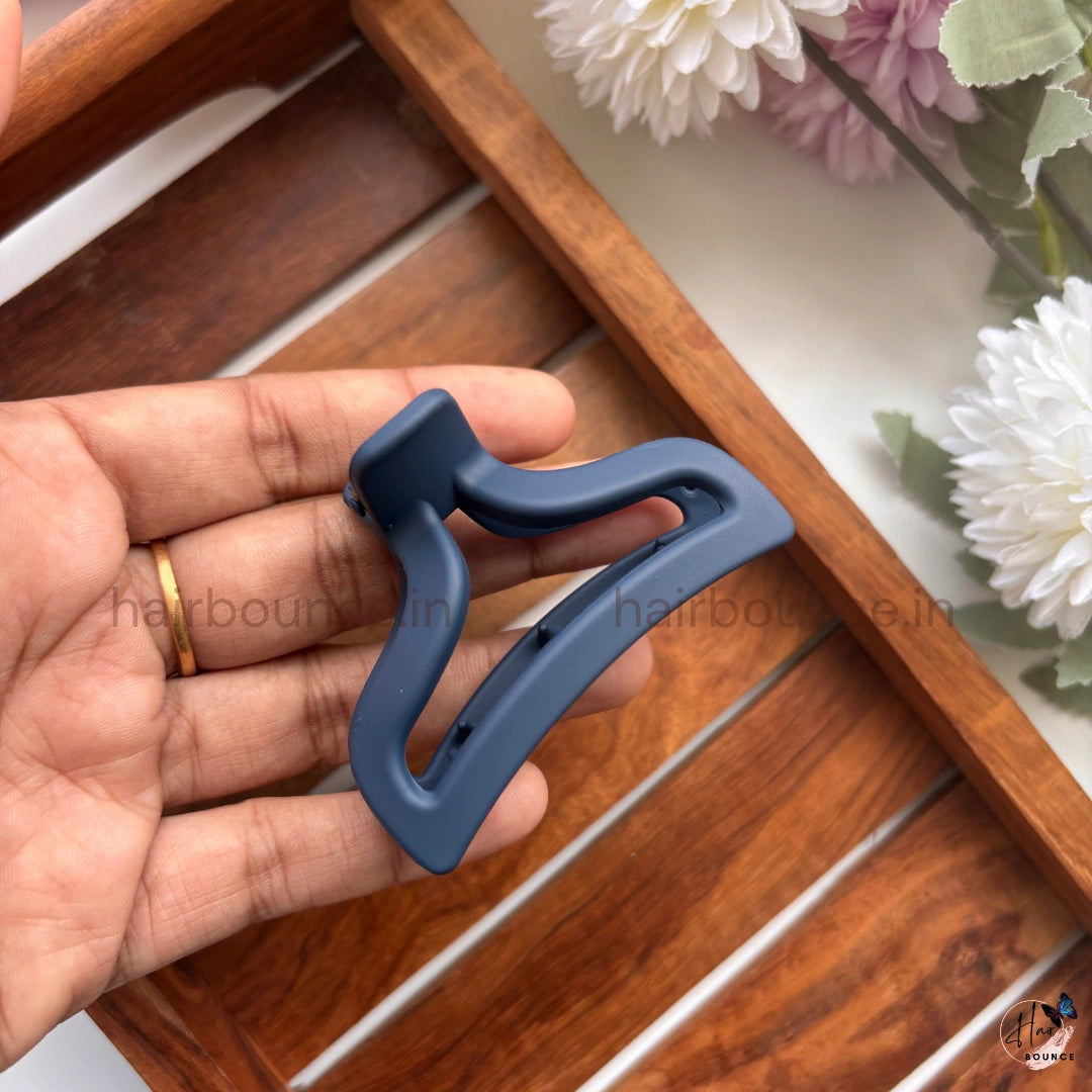 Matte Wave Arch Hair Claw – Medium