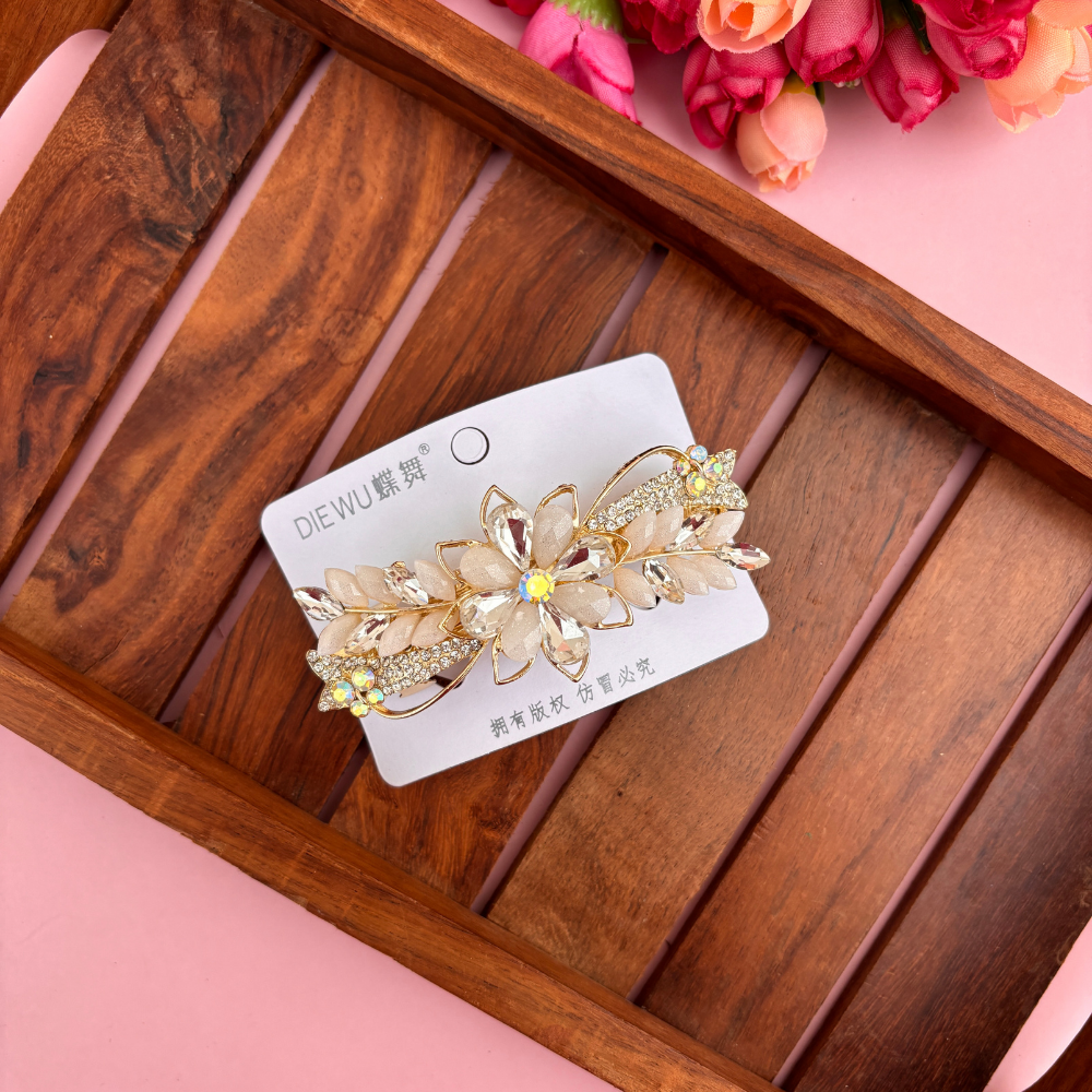 Flower with Leaf Center Clip