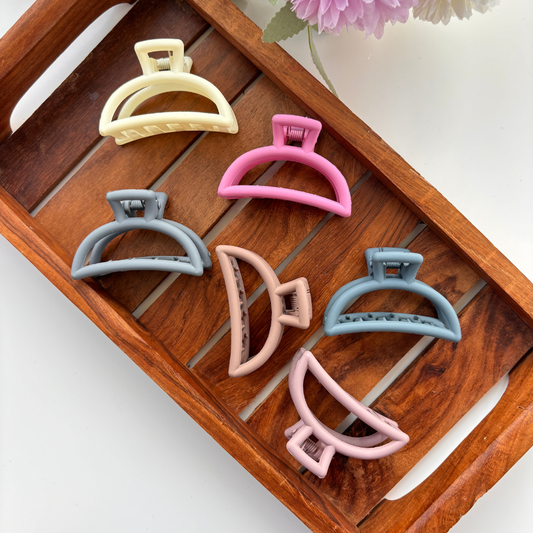 Light Curve D Shape Hair Claw - Medium