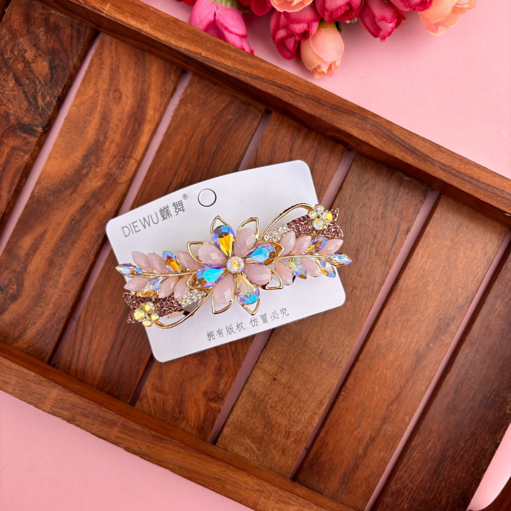Flower with Leaf Center Clip