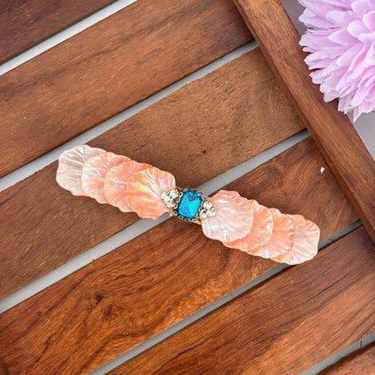 Peach White Shell Center Clip