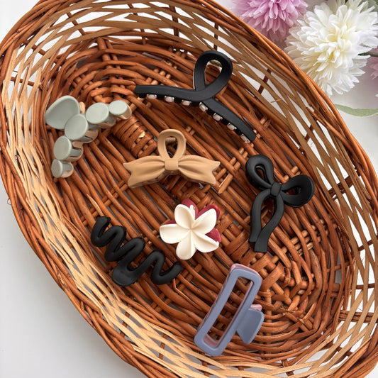 Everyday Essentials Hamper 🤍🌿 - Assorted Colours