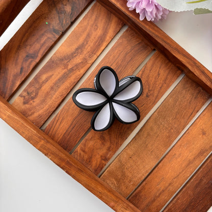 Matte Bloom Flower Hair Claw – Medium