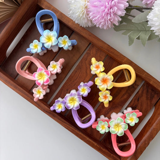 Triple Flower Loop Hair Claw – Large