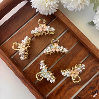 Pearl Bloom Hair Claw - Medium