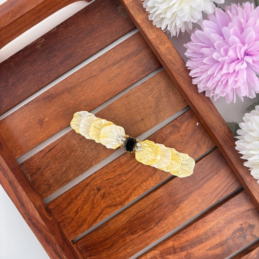 Yellow White Shell Center Clip