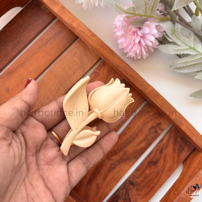 Matte Tulip Hair Claw – Medium