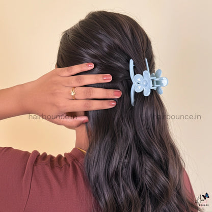 Daisy Stem Hair Claw – Medium