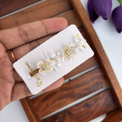Lilly Pearl Flower Alligator Clip
