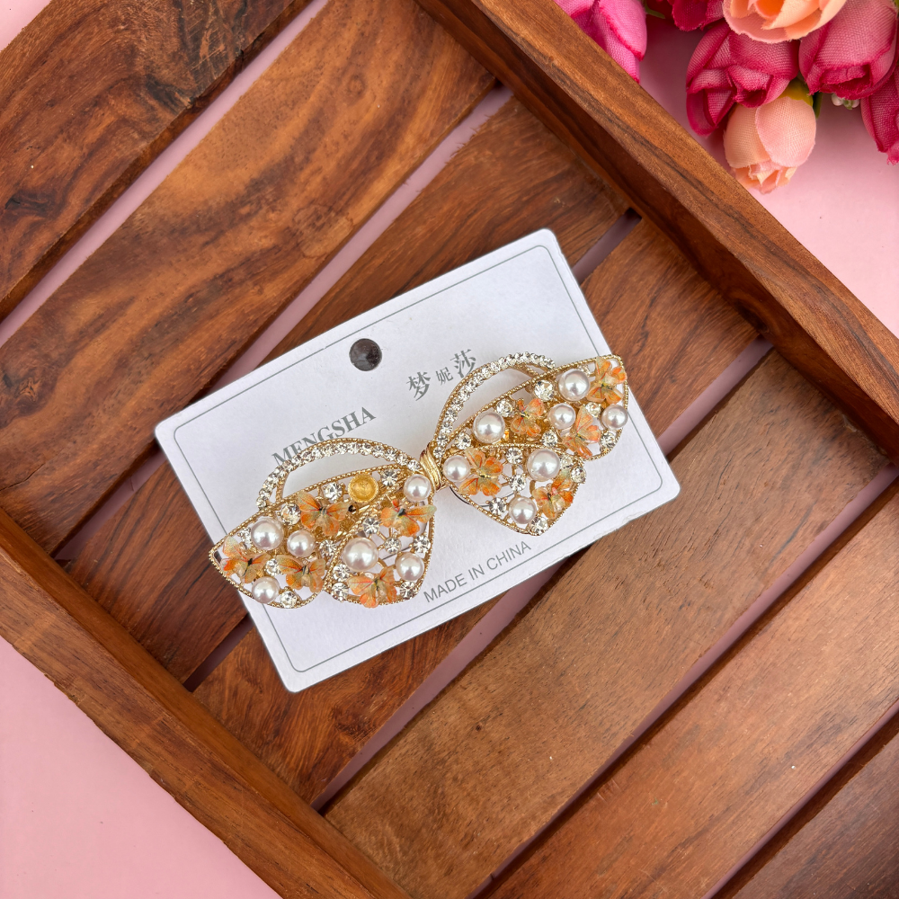 Premium Tiny Butterfly Pearl Center Clip