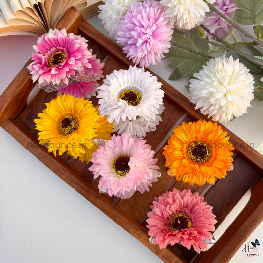 Daisy Bloom Flower Hair Claw - Medium