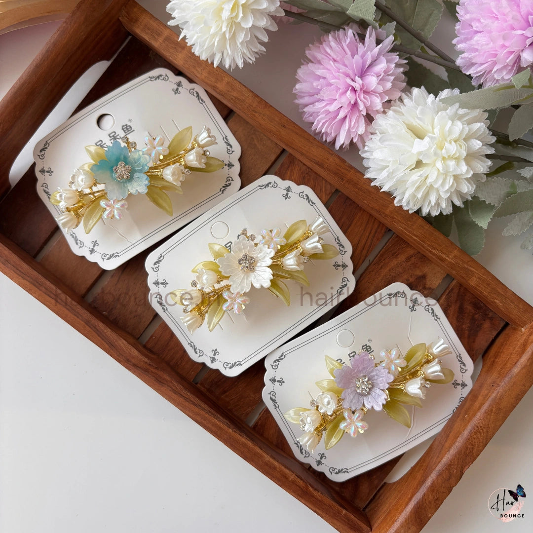 Golden Petal Floral Pearl Center Clip