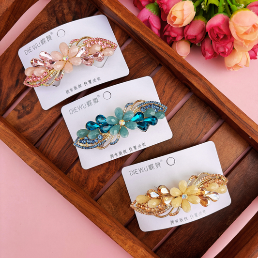 Premium Flower Crystal Center Clip