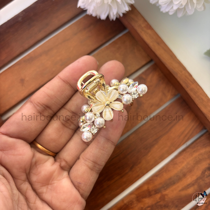 Pearl Bloom Hair Claw - Medium