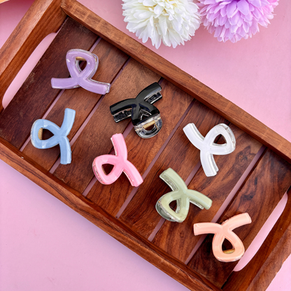 Shinny Finish Loop Hair Claw - Medium