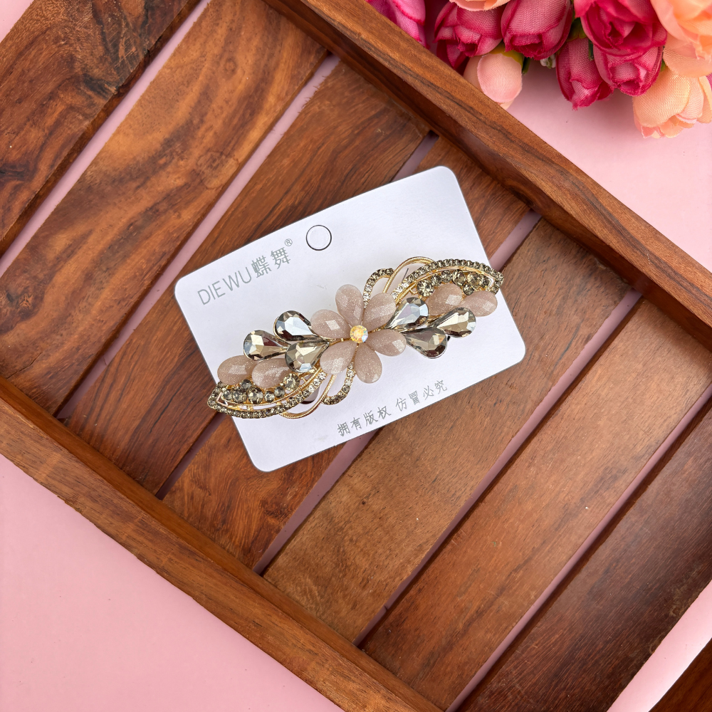 Premium Flower Crystal Center Clip