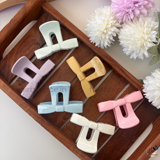 Chic Bow Cutout Hair Claw – Medium