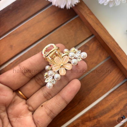 Pearl Bloom Hair Claw - Medium