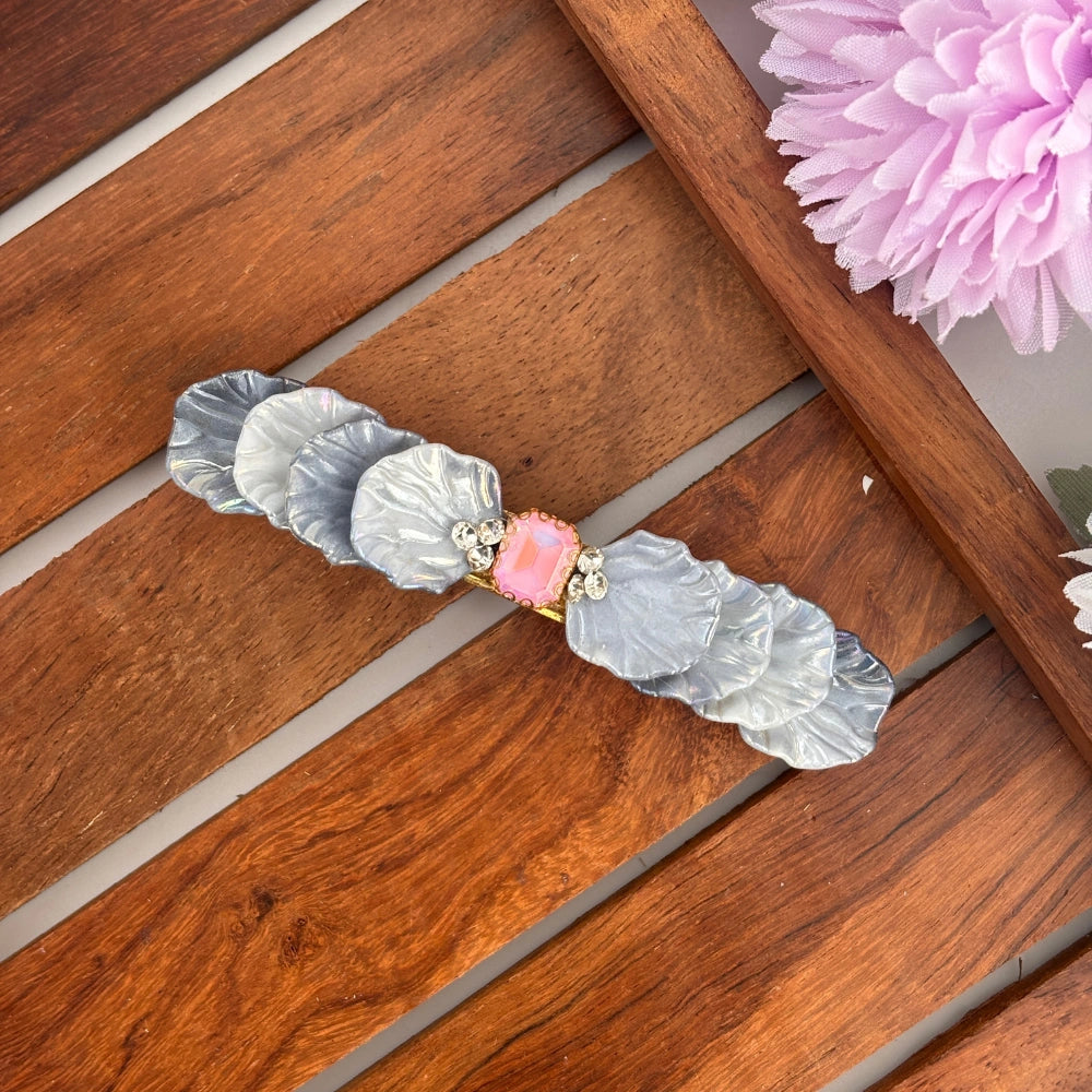 Gray White Shell Center Clip