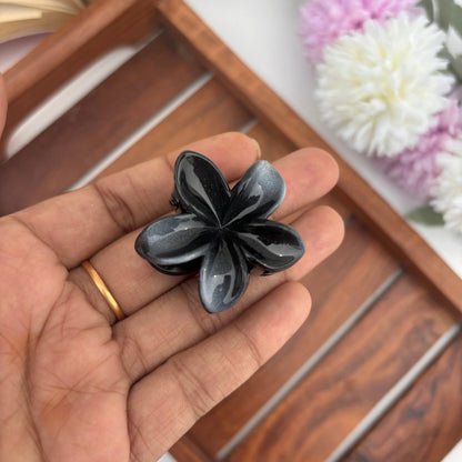 Soft Lily Hair Claw – Small