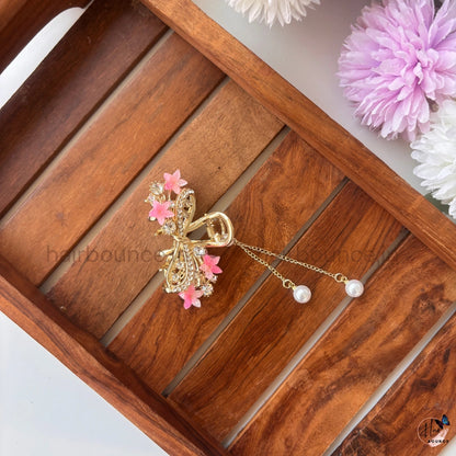 Queen’s Garden Pearl Drop Hair Claw – Medium