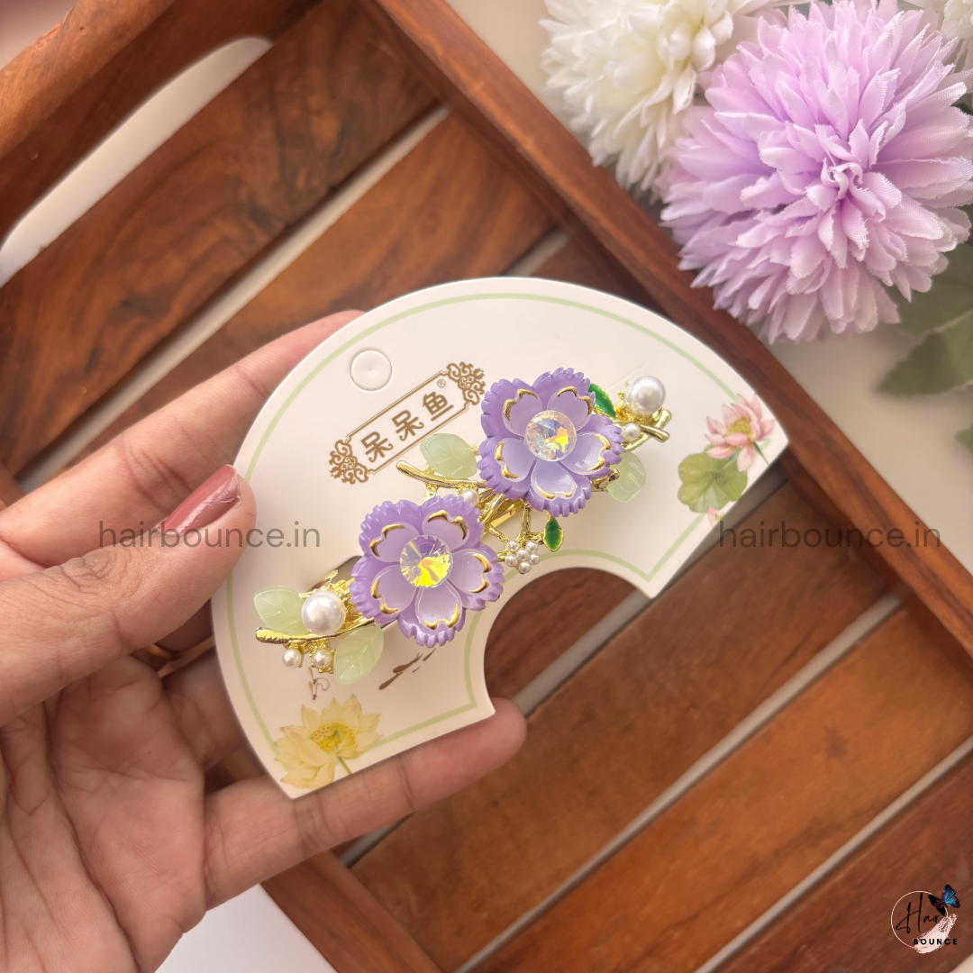 Blossom Pearl Floral Center Clip