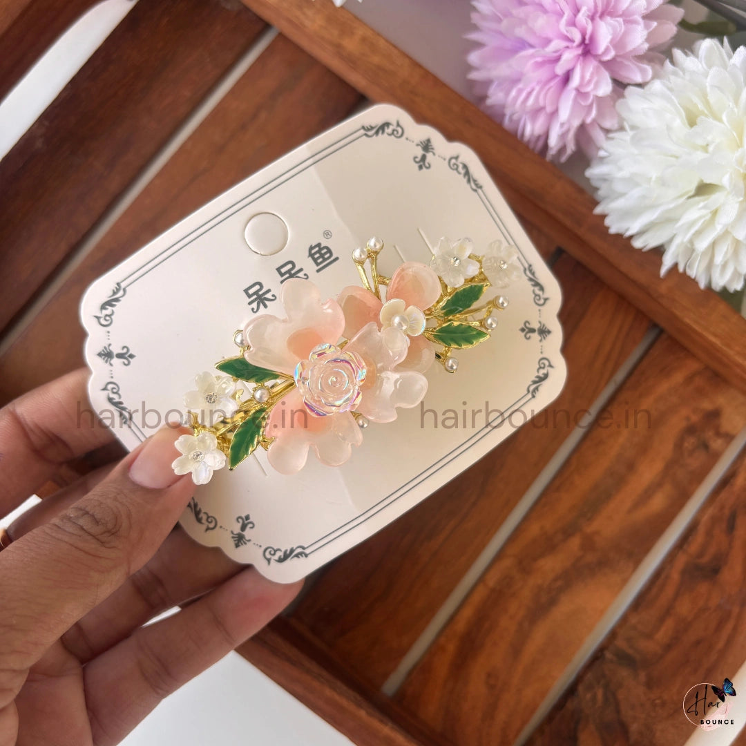Blush Bloom Floral Pearl Center Clip