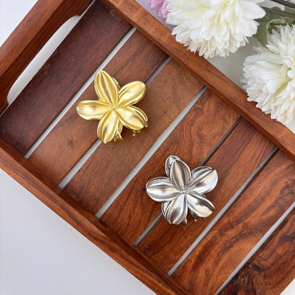 Bloom Luxe Metal Hair Claw - Medium