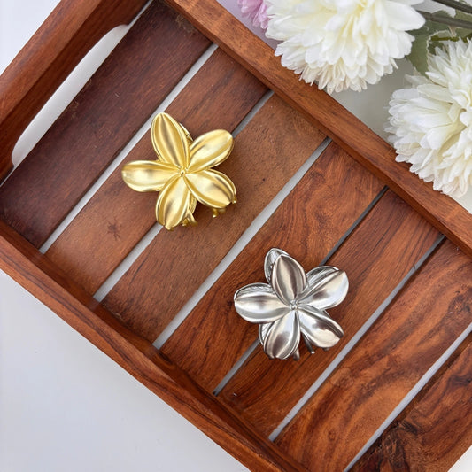 Bloom Luxe Metal Hair Claw - Medium