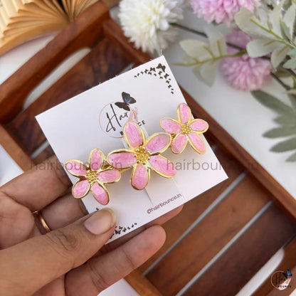 Glossy Floral Center Hair Clip