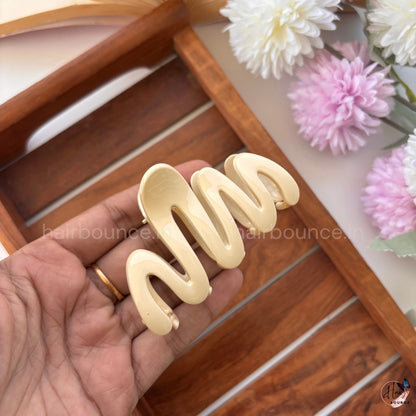 Glossy Wave Hair Clip – Medium