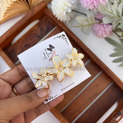 Glossy Floral Center Hair Clip