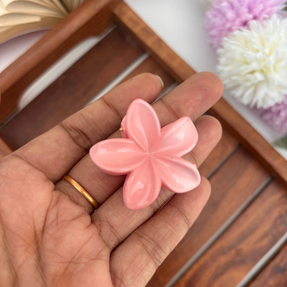 Soft Lily Hair Claw – Small
