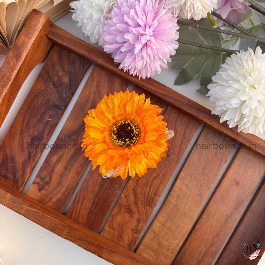 Daisy Bloom Flower Hair Claw - Medium