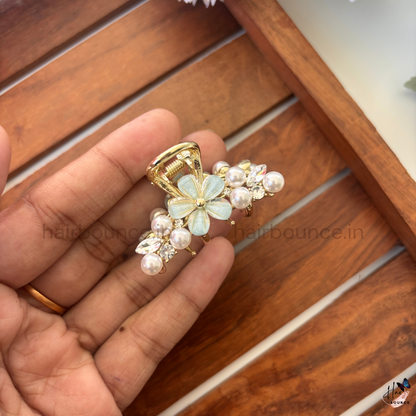 Pearl Bloom Hair Claw - Medium