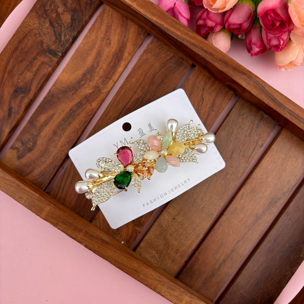 Premium  Flower Pearl Center Clip