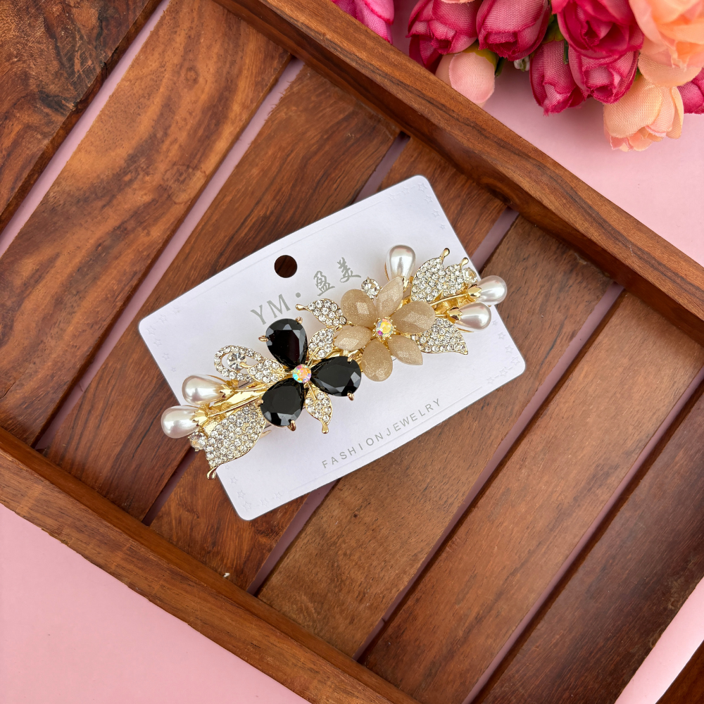 Premium  Flower Pearl Center Clip