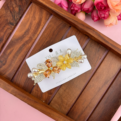 Premium  Flower Pearl Center Clip