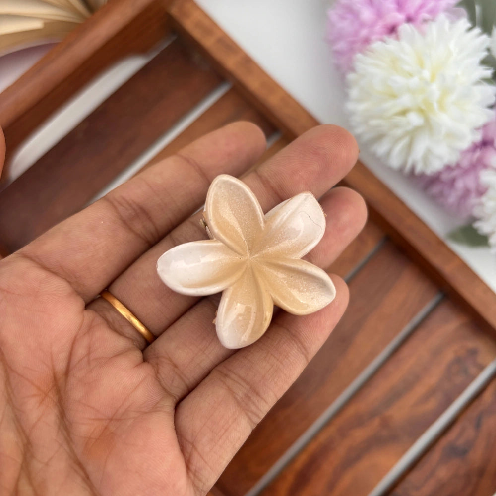 Soft Lily Hair Claw – Small
