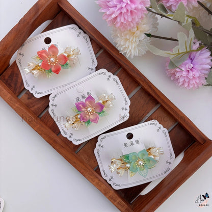 Enchanted Petal Pearl Hair Barrette – Elegant Floral Clip