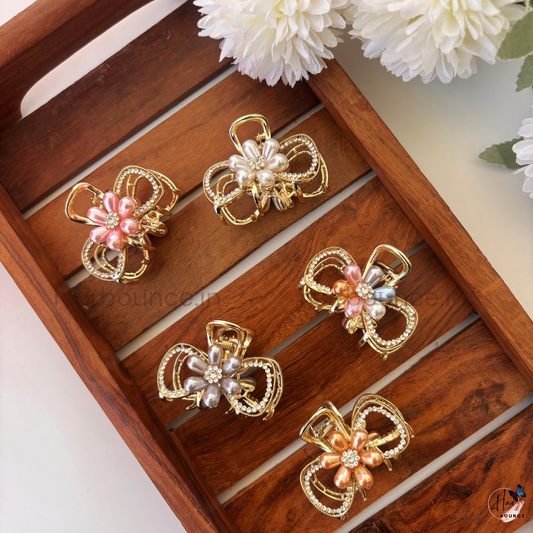 Pearl Daisy Bow Hair Claw -  Medium