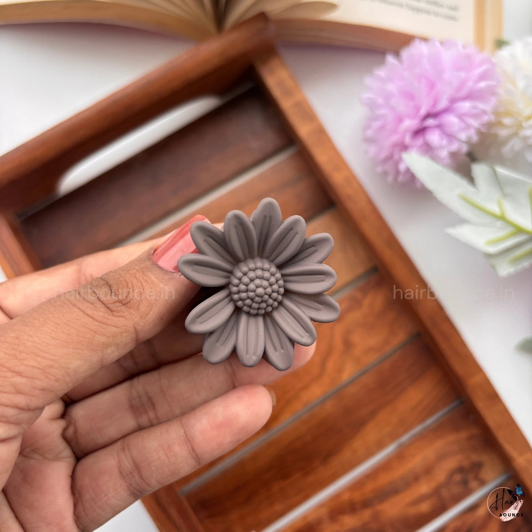 Nude Shade Sunflower Hair Claw – Small