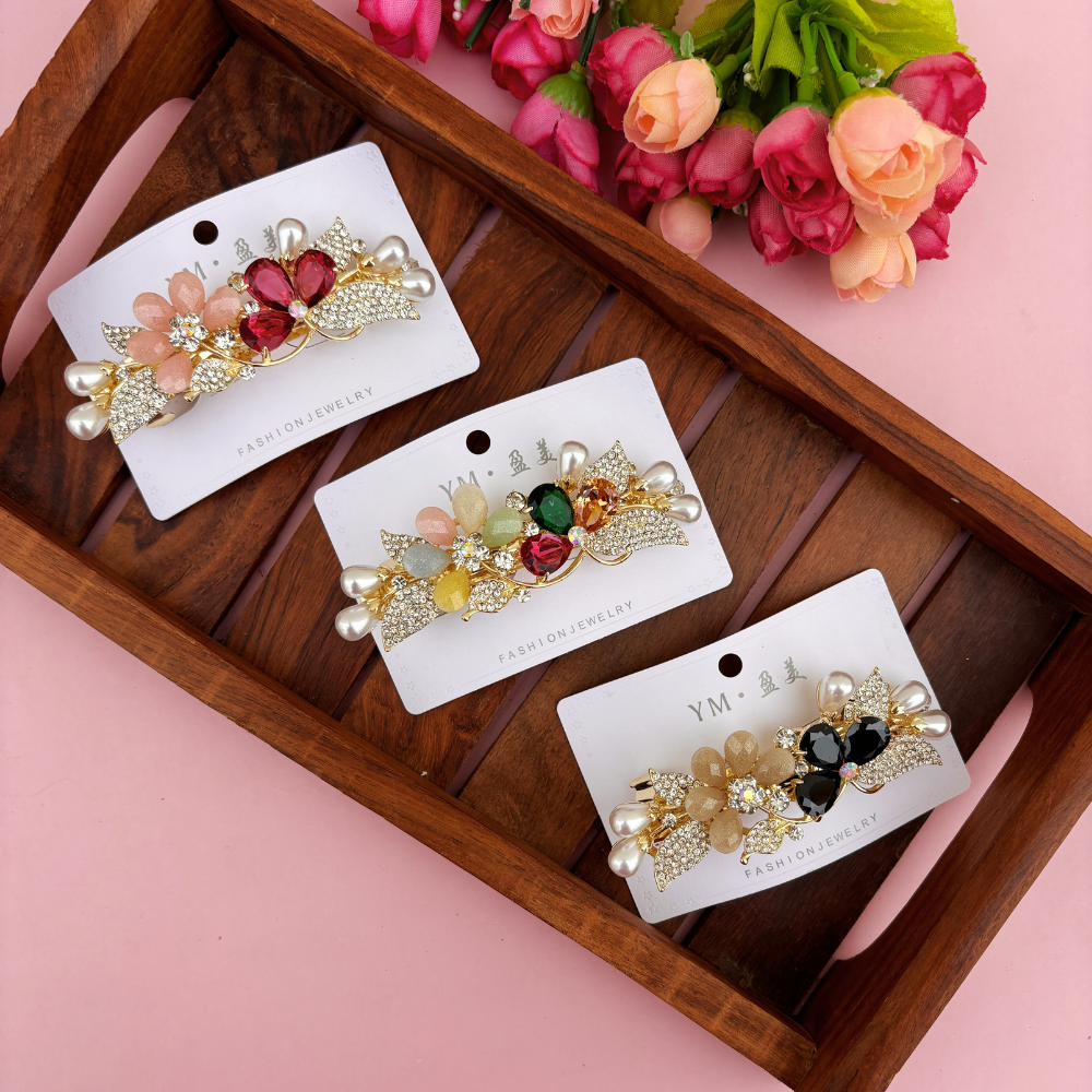 Premium Stoned Flower Pearl Center Clip