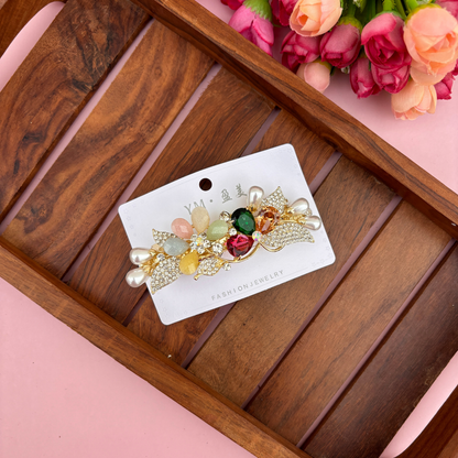 Premium Stoned Flower Pearl Center Clip