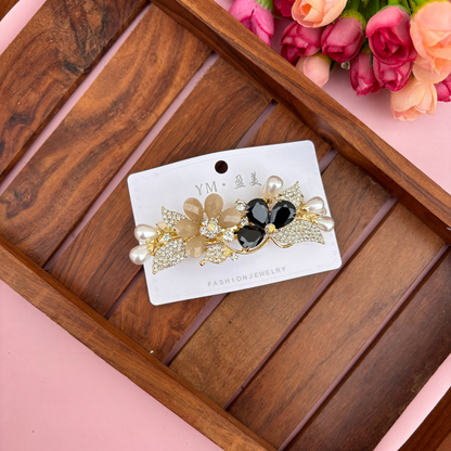 Premium Stoned Flower Pearl Center Clip