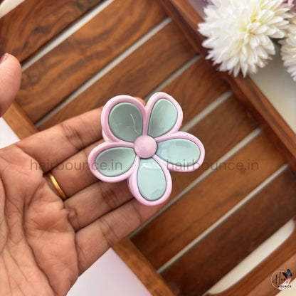 Candy Pastel Daisy Flower Hair Claw – Medium
