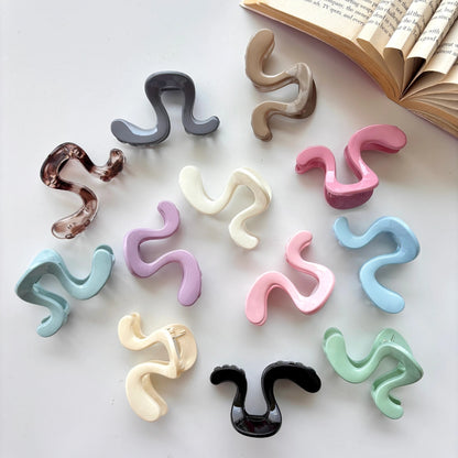 Wave Curve Hair Claw – Medium