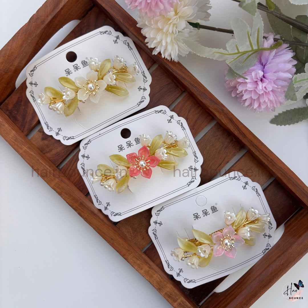 Golden Garden Floral Hair Barrette – Elegant Pearl Blossom Clip