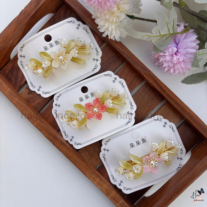 Golden Garden Floral Hair Barrette – Elegant Pearl Blossom Clip