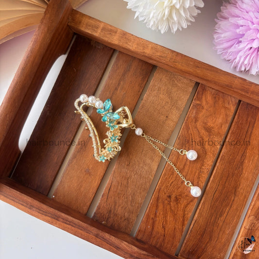 Moonlight Pearl Trail Hanging Hair Claw – Medium